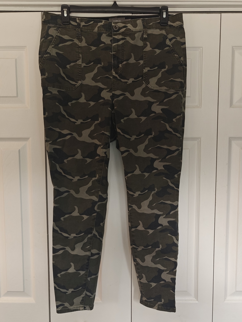 torrid Camouflage Skinny Pants - Green & Black